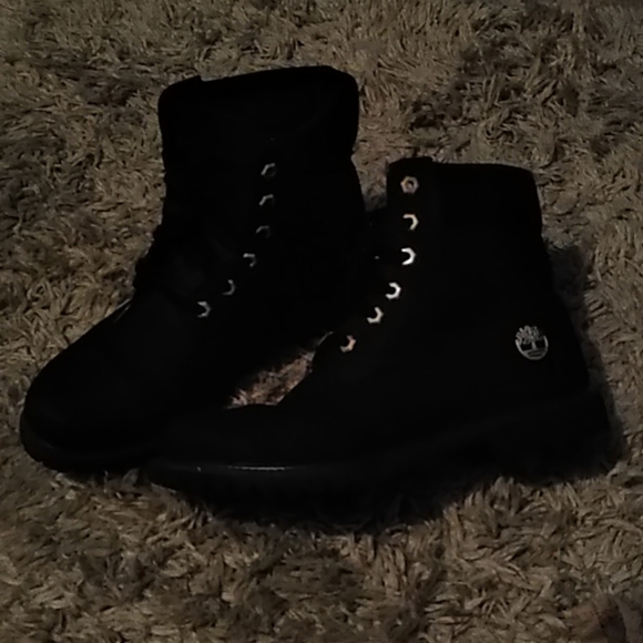 Timberland Shoes - Black timberlands Timberland Shoes - Black timberlands